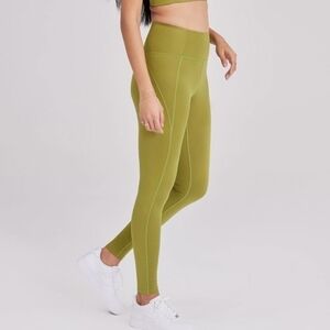 Girlfriend Collective High Rise Pocket Leggings in Limited Green Size Small